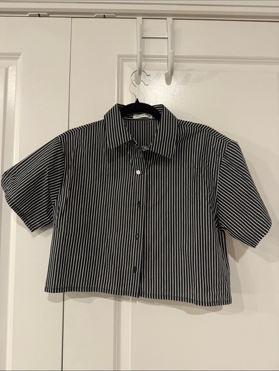 Active USA Tops - Active USA Black and White Striped Short-Sleeve Button-Down Crop Shirt